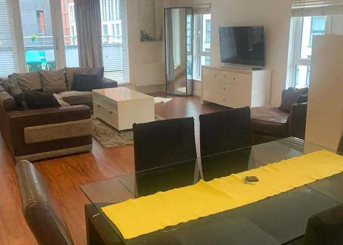 Spacious Central Penthouse With Parking